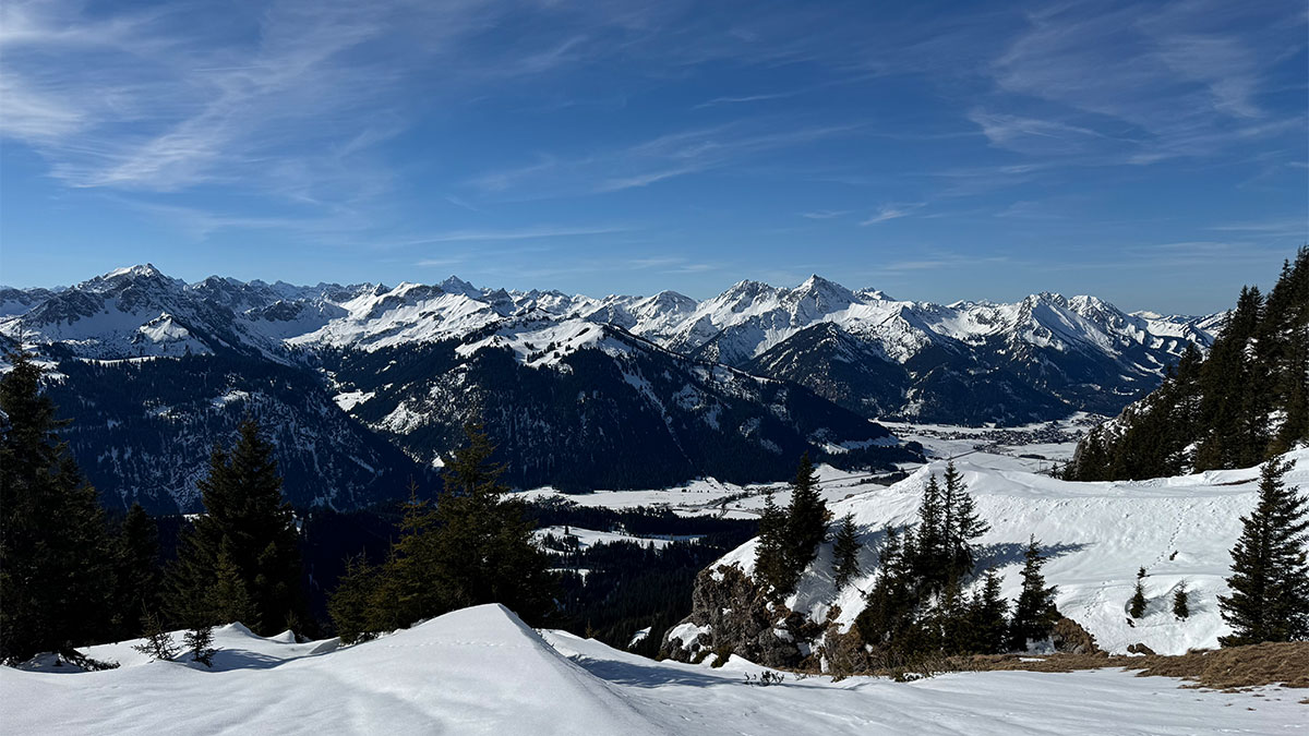 Blick in die Alpen vom Füssener Jöchle (© HOTELmagazin)